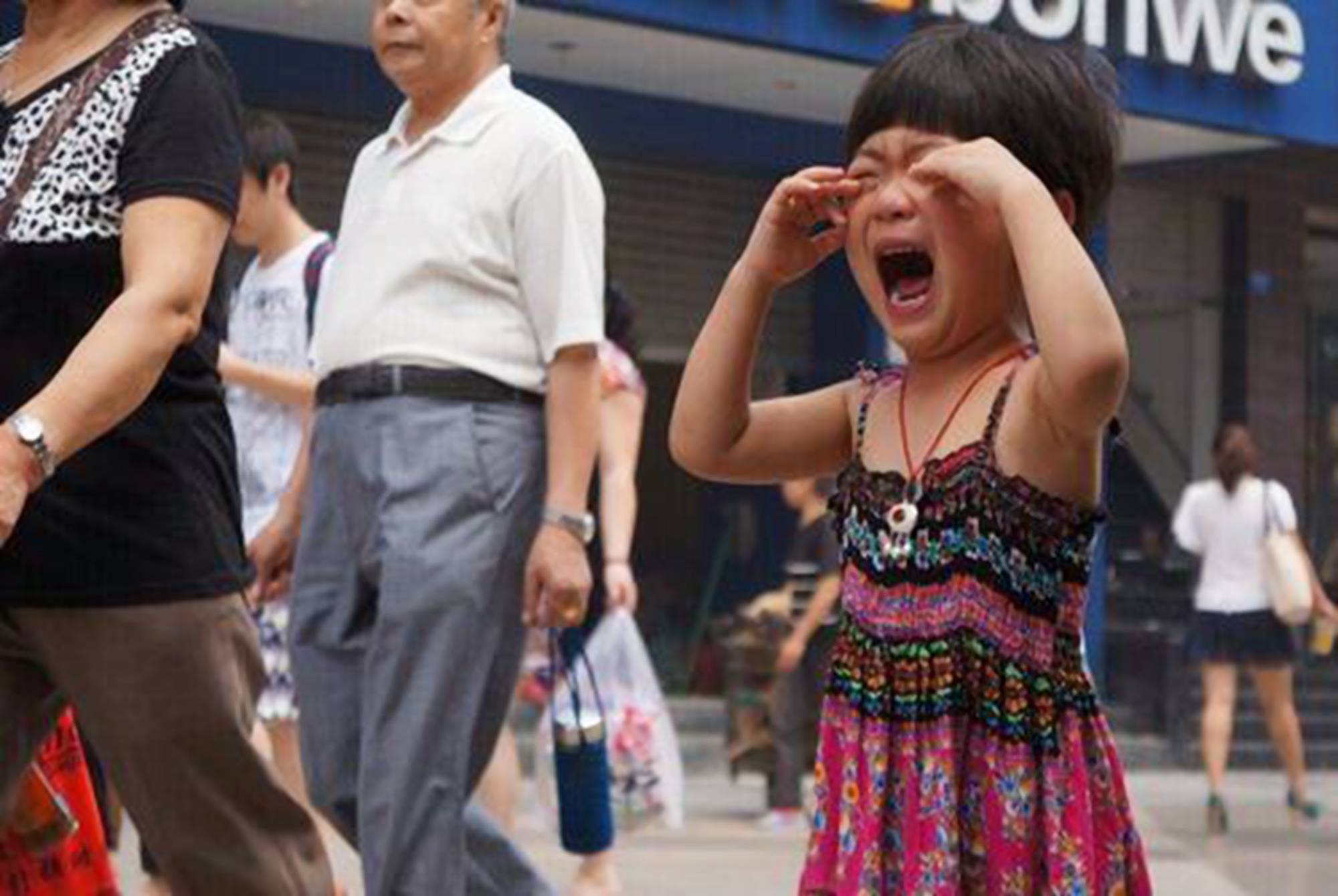 原创孩子挨揍后若有这些表现父母要赶紧停手真的深深伤害到了