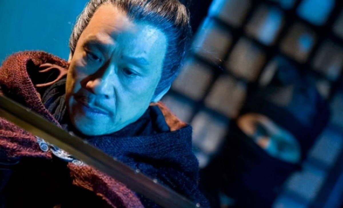 74岁王学圻现身活动鹤发童颜身姿挺拔未见半点衰老