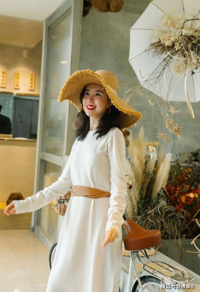 虽然董花花成功捍卫婚姻,但挫败的张大奕总是对其时