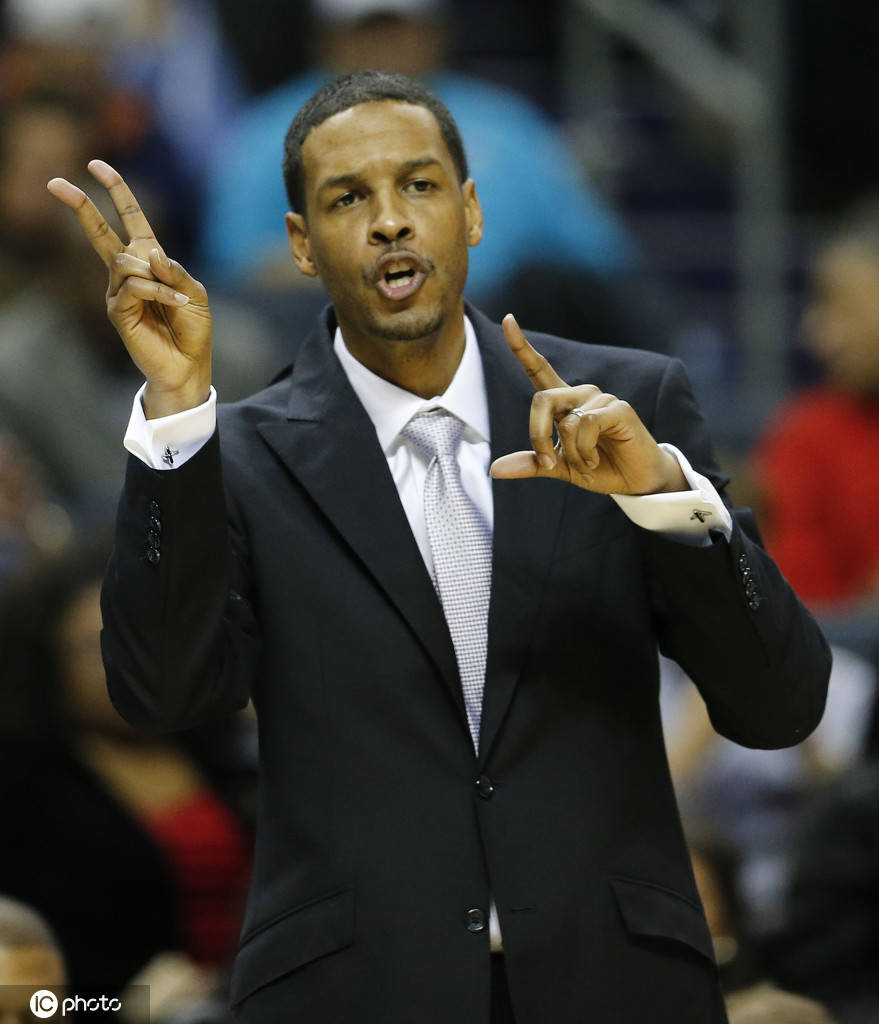 1/ 12 北京时间10月30日,近日,nba名宿保罗-塞拉斯之子,前独行侠队