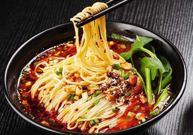 假如顾里林萧去吃重庆小面,重庆人民:可以拒绝吗?