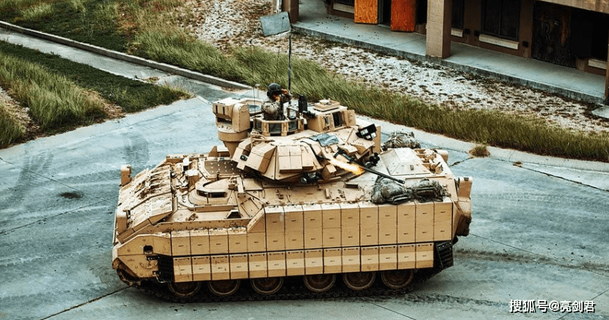 美国升级用30年布雷德利战车,是真的好用,还是囊中羞涩