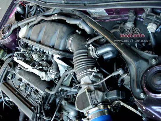 "般的进气集气腔有利进气系统产生谐波增压作用,优化引擎低转扭力输出