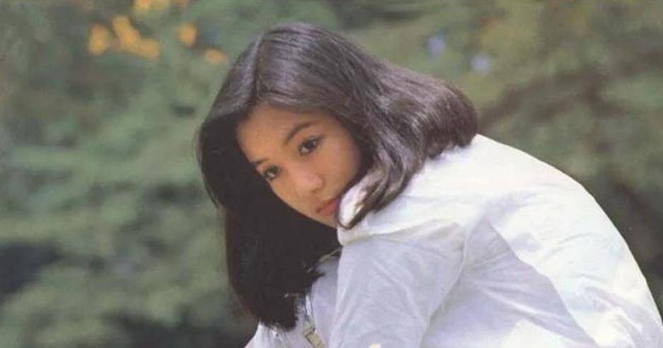 琼女郎吕秀菱因10秒浴缸戏自毁前程虽已嫁富商却至今无子