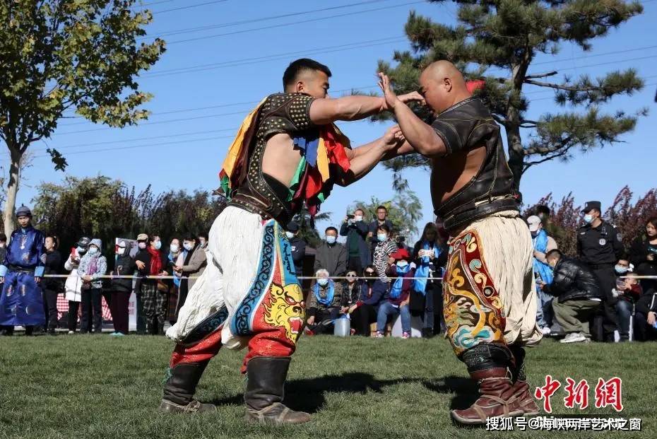 2006年,曾被列入第一批国家级非物质文化遗产名录的蒙古族搏克运动也