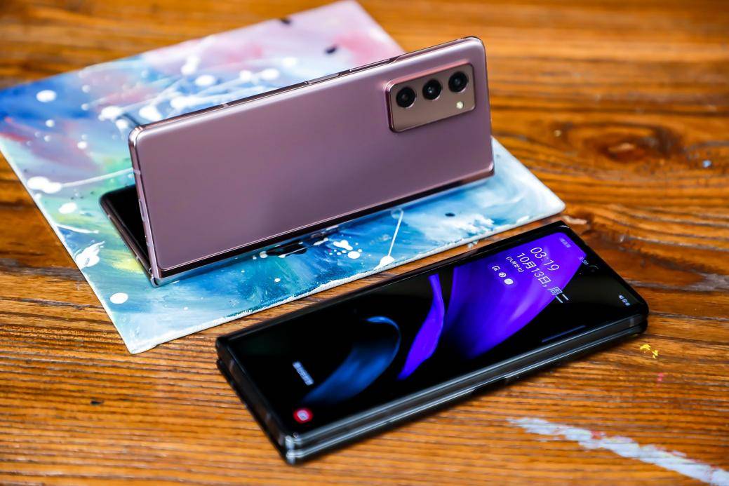 原创三星galaxy z fold2 5g:以艺术共振高端人群