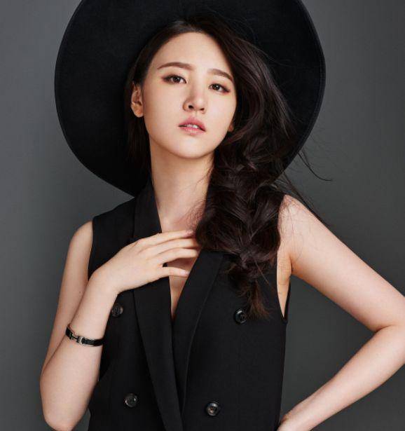 她曾是中戏校花,被当做刘亦菲的接班人,如今28岁依旧不温不火_刘筱筱