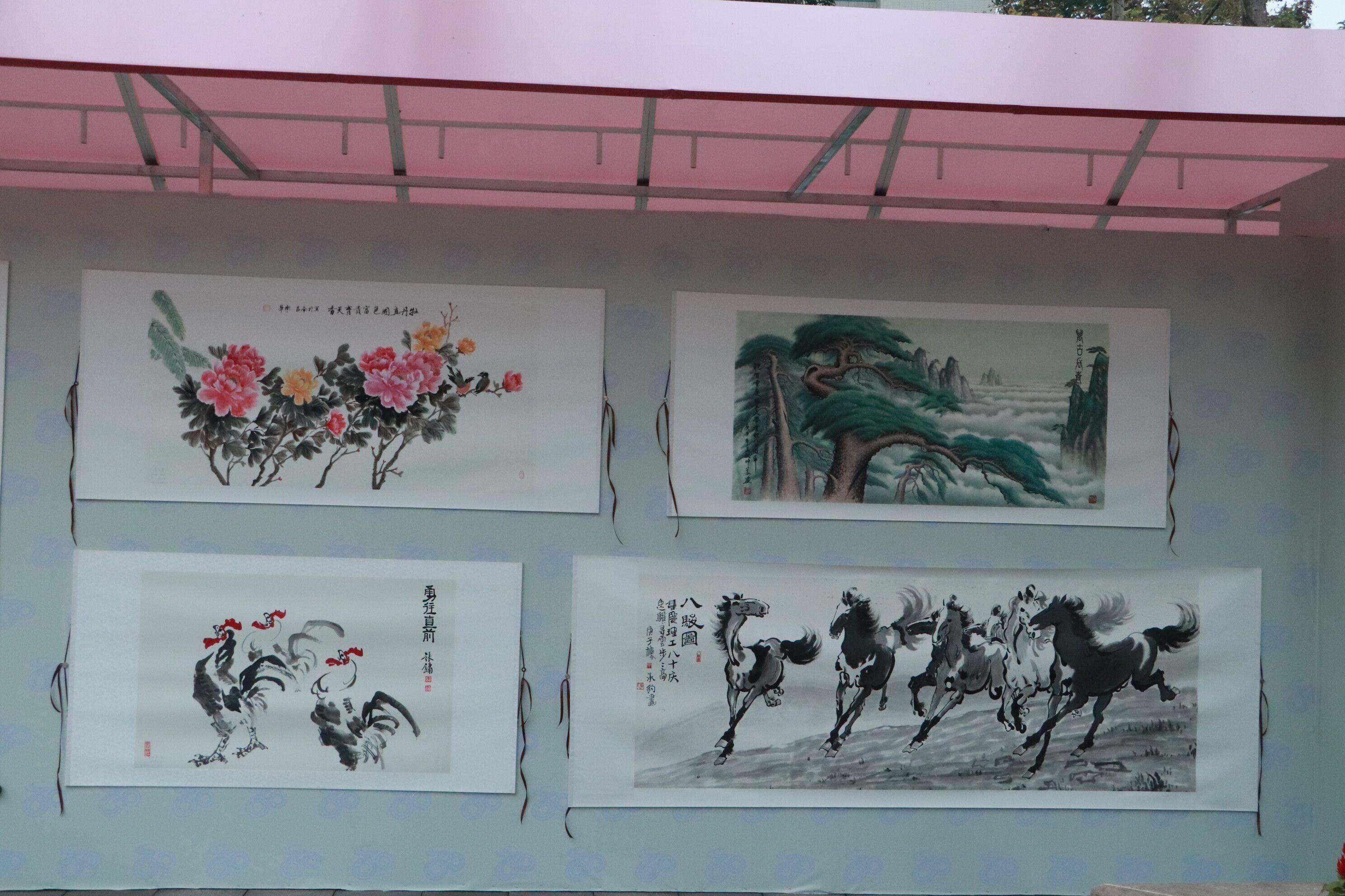 迎八十周年校庆重庆理工大学开展书法绘画摄影展