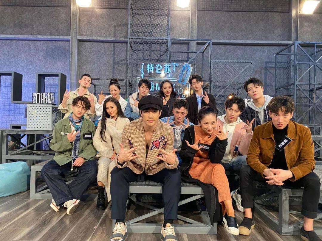 侯垚携"power 6"拉丁舞男团亮相《舞蹈风暴》!_庄婷