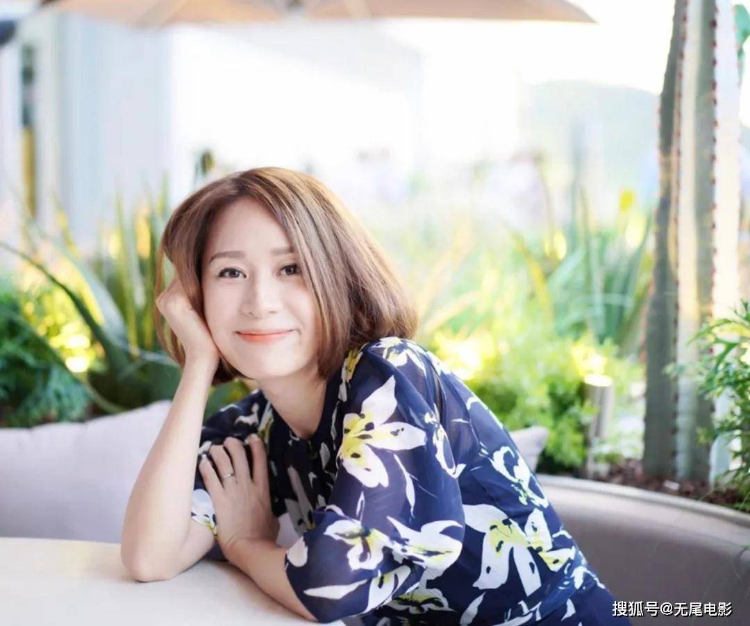 45岁刘恺威旧爱,为嫁富商退圈18年,靠三子一女化解婚姻危机_邝文珣