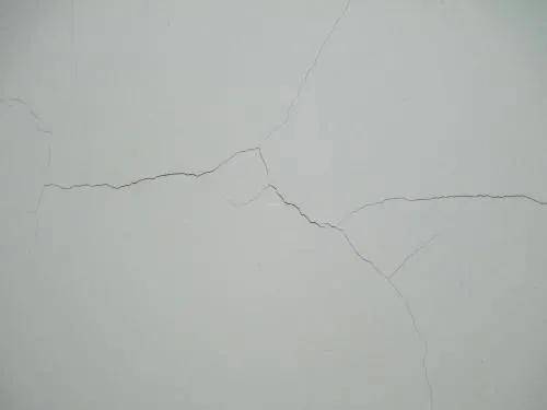 6,腻子找平层墙面裂痕线槽补灰以后出现裂纹的原因是水泥砂浆的干燥