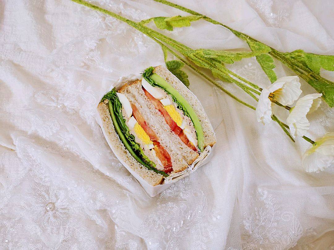 【英式经典三明治】的做法 配方,小黄瓜的清爽,番茄的酸甜