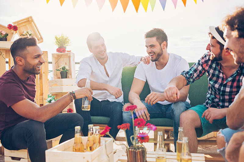 原创生活中遇到社交尴尬高情商的人都会用这几种方式化解简单实用