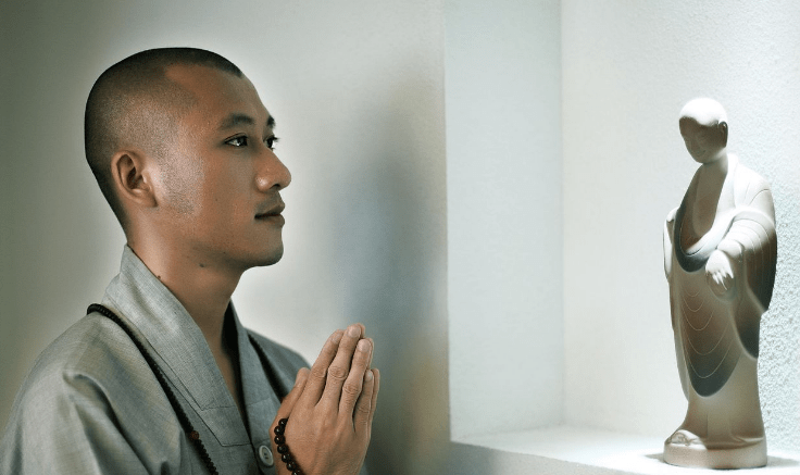 佛门小谢霆锋:"最潮艺僧"释道心17岁出家,身边无数美女粉丝_手机搜狐