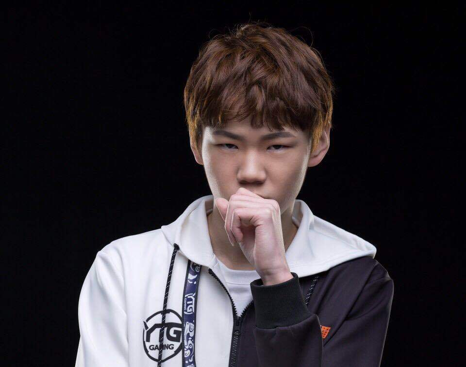 路西法从ytg来到kpl舞台上开始就一直在这支战队作战,像是稳定首发的