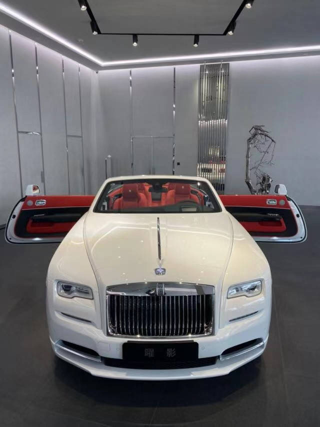 2020款劳斯莱斯曜影新报价 港口现车优惠多