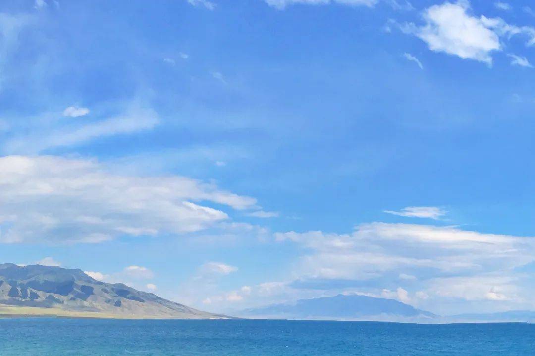 【打卡新疆】赛里木湖:天青蓝与冰雪白碰撞出的惊艳