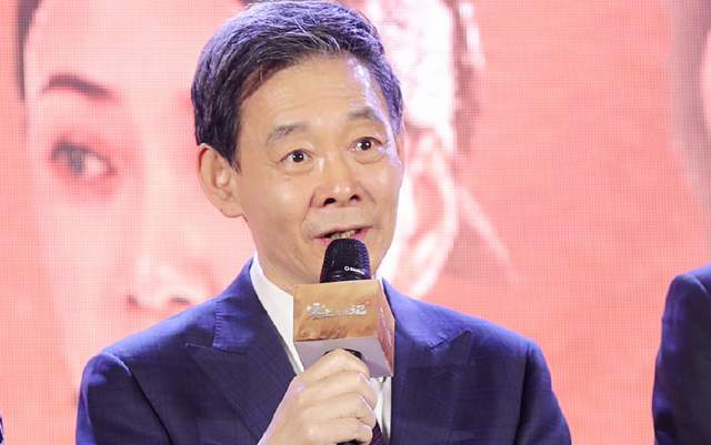 李光复这位老戏骨可是名副其实的富二代,虽然他经