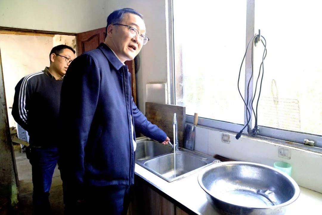 曾征到团泽镇调研脱贫攻坚和产业发展