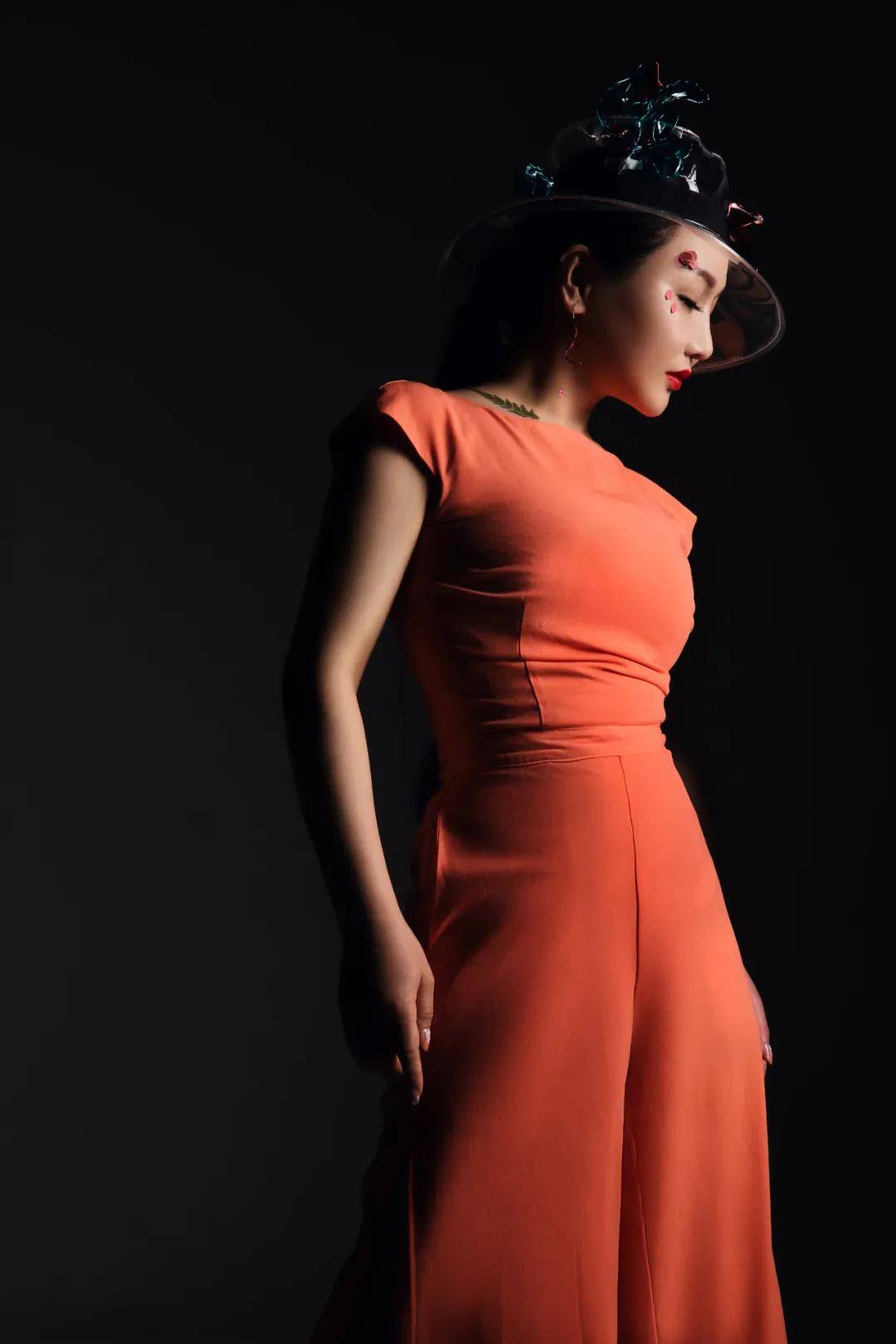 艺术家李舒玉系列邮票全球发行