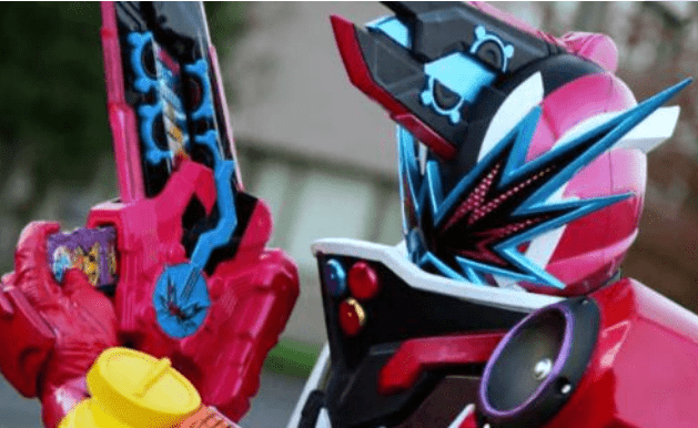 假面骑士:剑闪致敬3个前辈,浑身上下都有梗,你能猜得出来?_slash