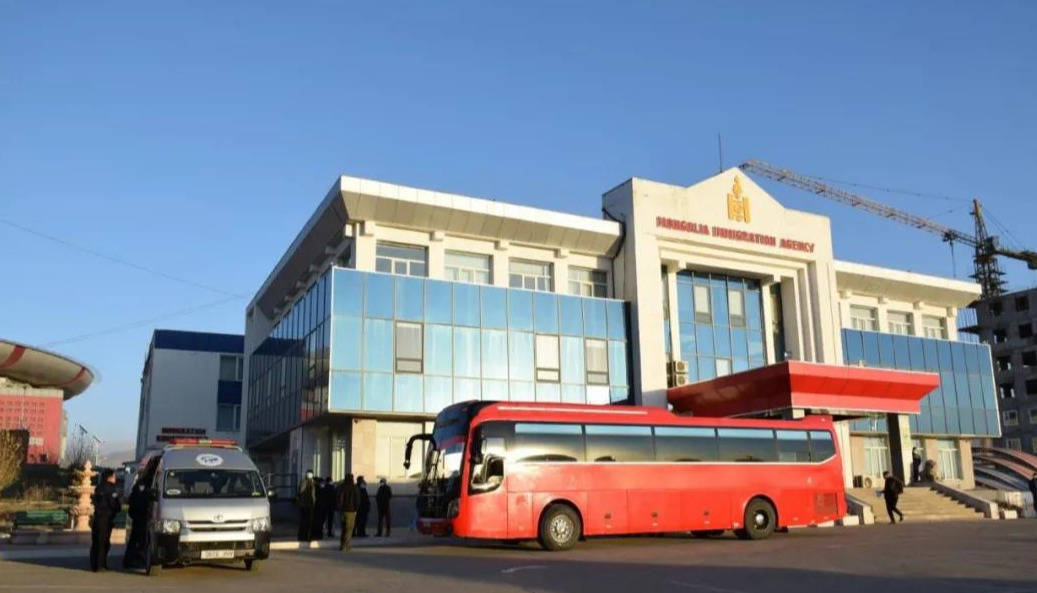 蒙古国通过扎门乌德口岸驱逐出境33名中国公民