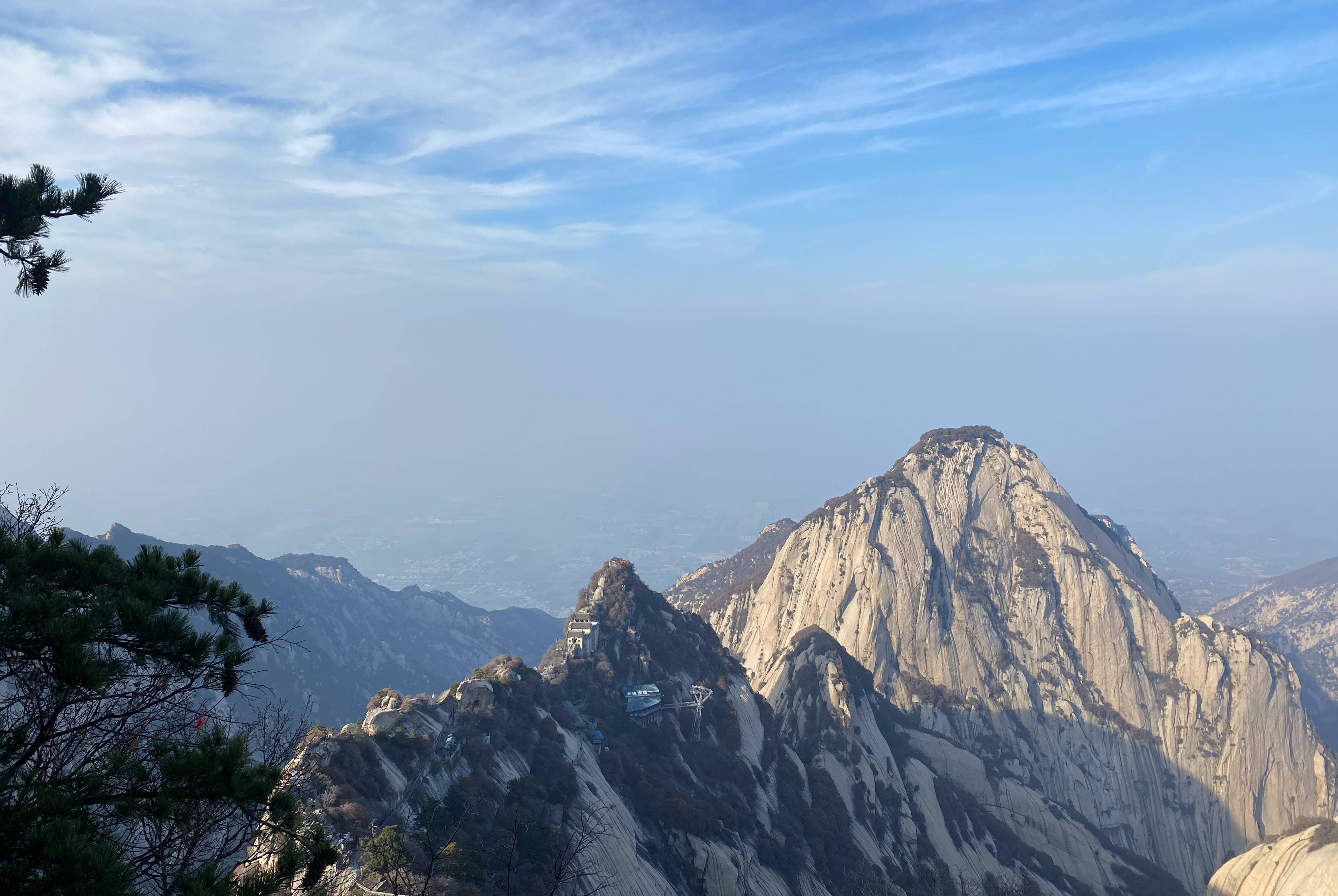 看著祖國的大好河山,才知道為什麼古代人要在華山論劍,是真美