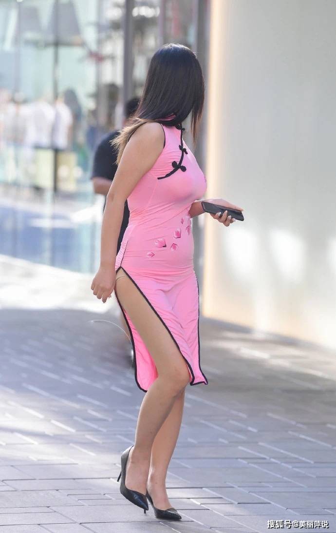 美女街拍:这也能叫旗袍,你怕不是对旗袍有什么误解吧?
