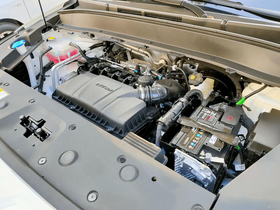 适合家用的新选择6座版的思皓x8来了