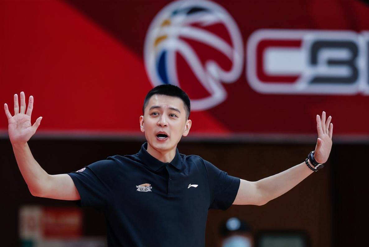 原创杜锋成众矢之的杨鸣直言执教迎大考山东两人归队助力球队夺冠