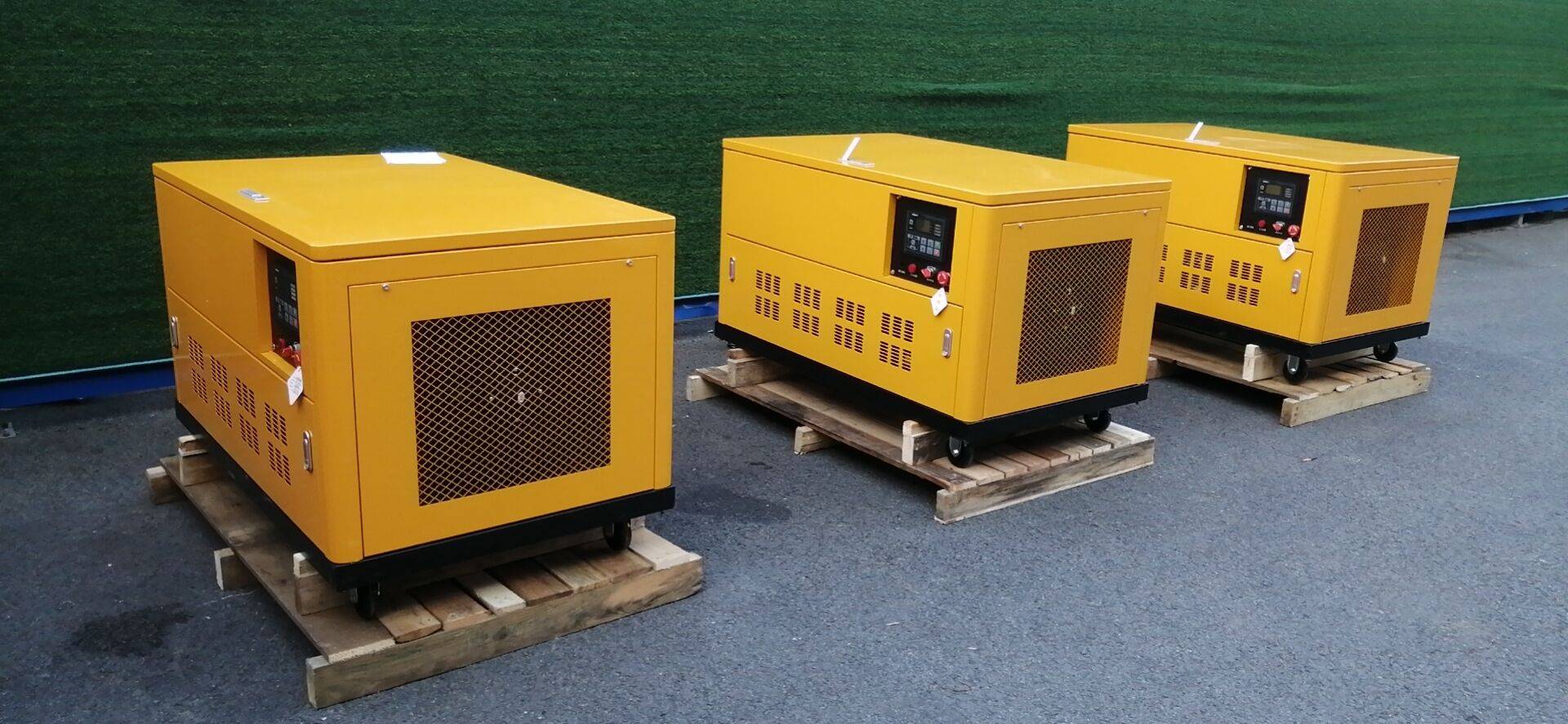 大泽动力30kw静音汽油发电机客户定制工程黄