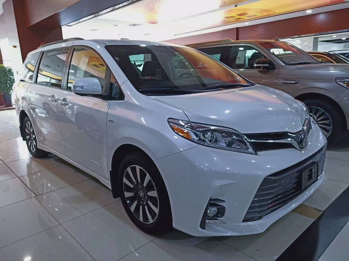 2020款丰田塞纳四驱系统 人气座驾功能齐全