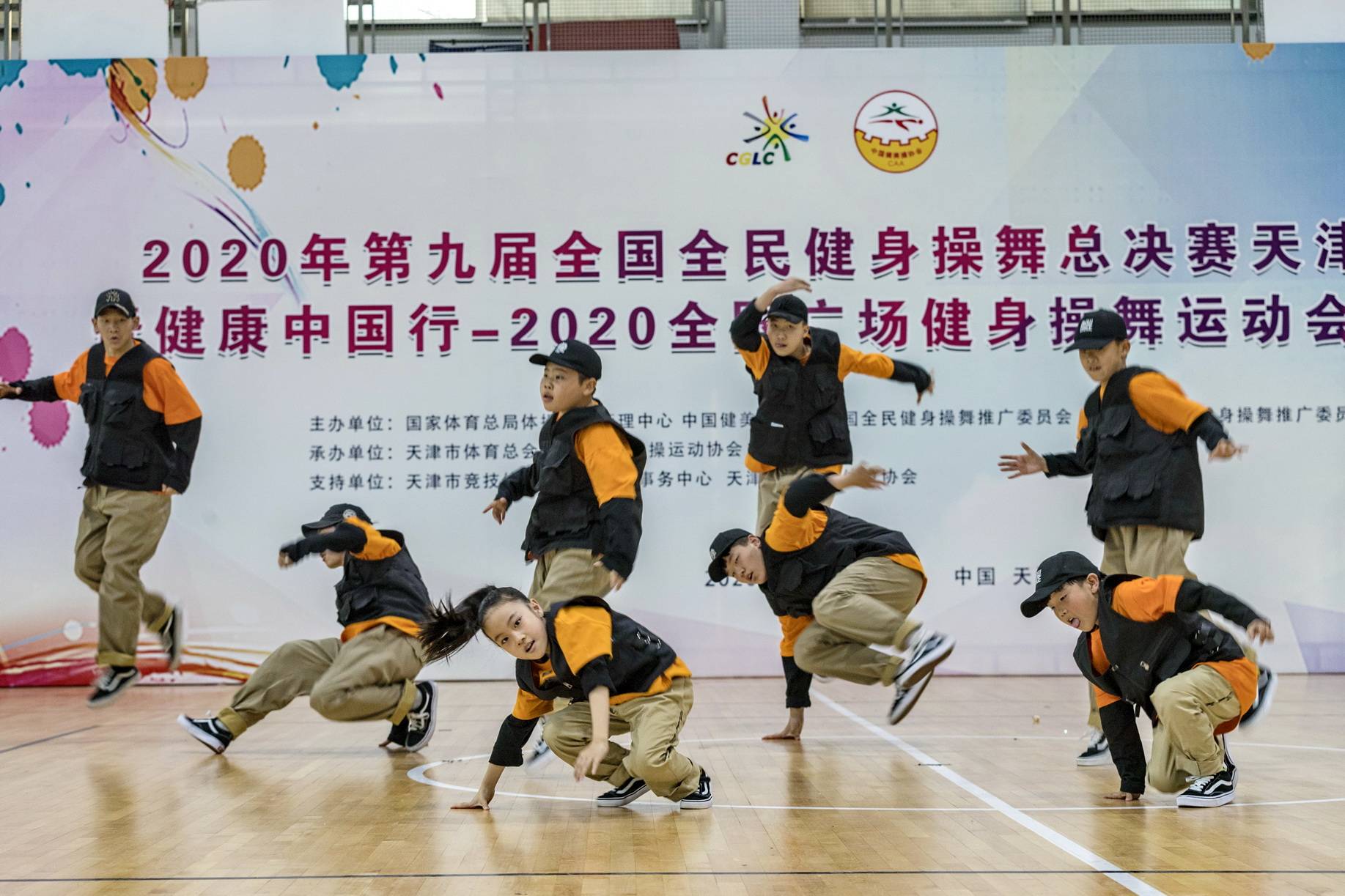 健身操广场舞群英荟萃竞技场表演台再出新秀