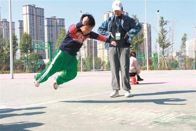 溶江小学举办首届田径运动会