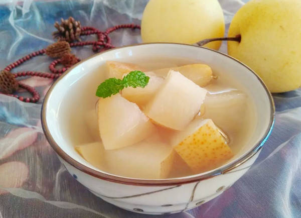 煮梨汤有人先放冰糖有人先放雪梨第一步就错了等于没喝