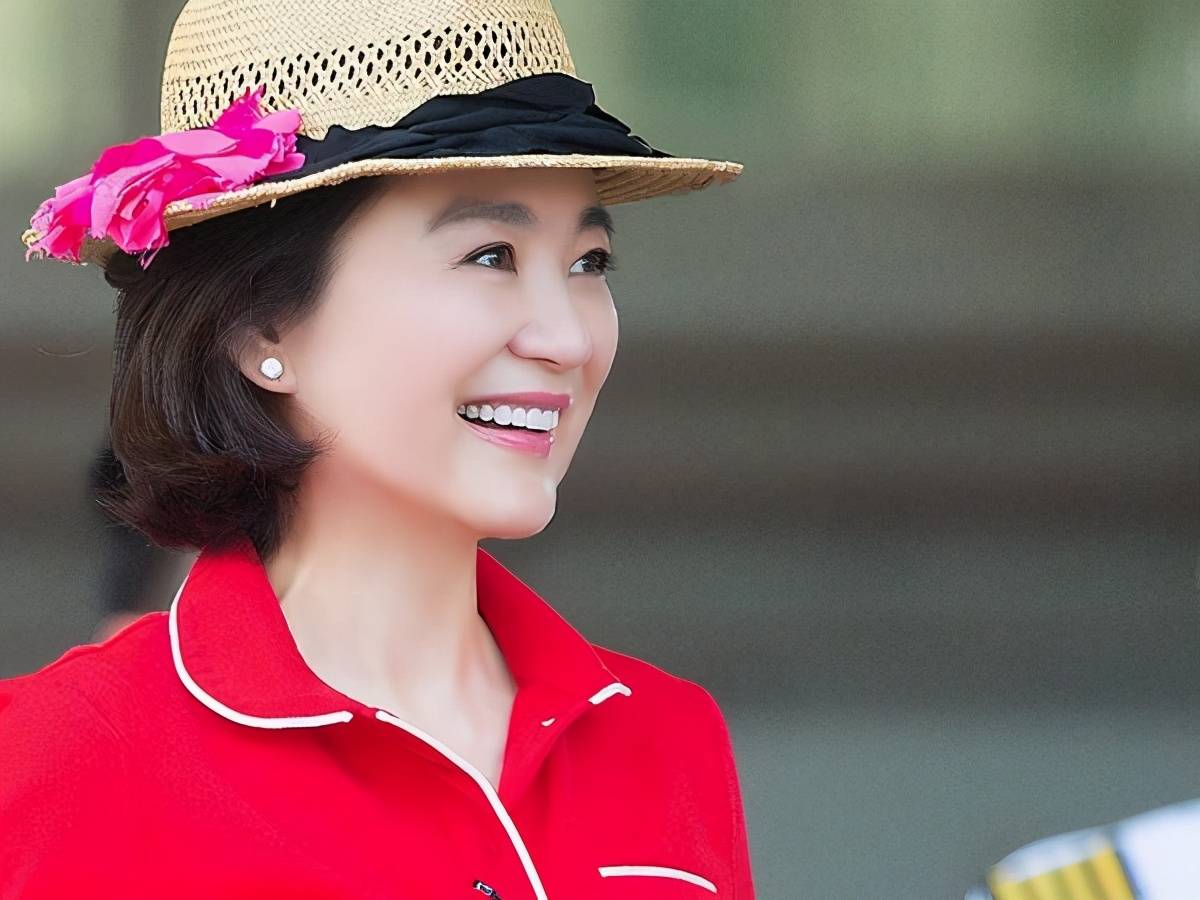 67林青霞凭一张旧照登上热搜年轻时经常做三件事老了更加有气质