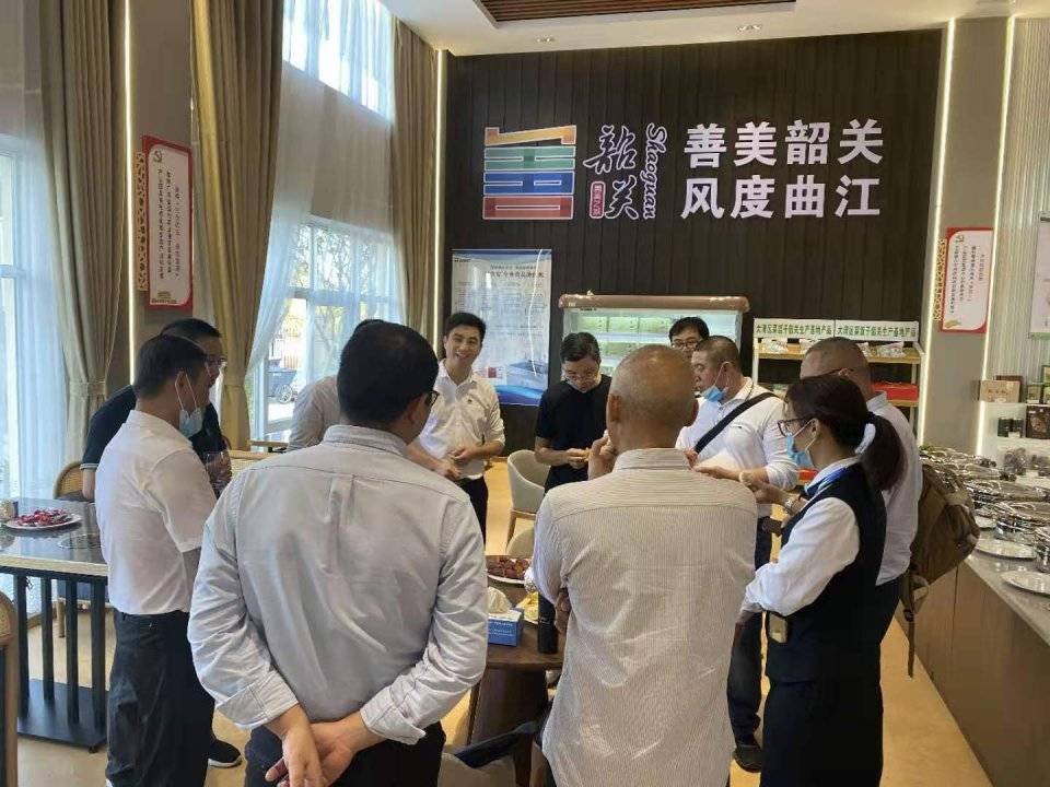 期间,韶关市商务局领导及广东亚北农副产品有限公司执行董事张文杰,亚