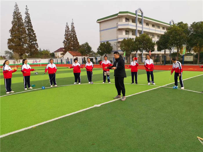 海安市教体局初中教育教学质量星级评估组到隆政初中现场考察_手机