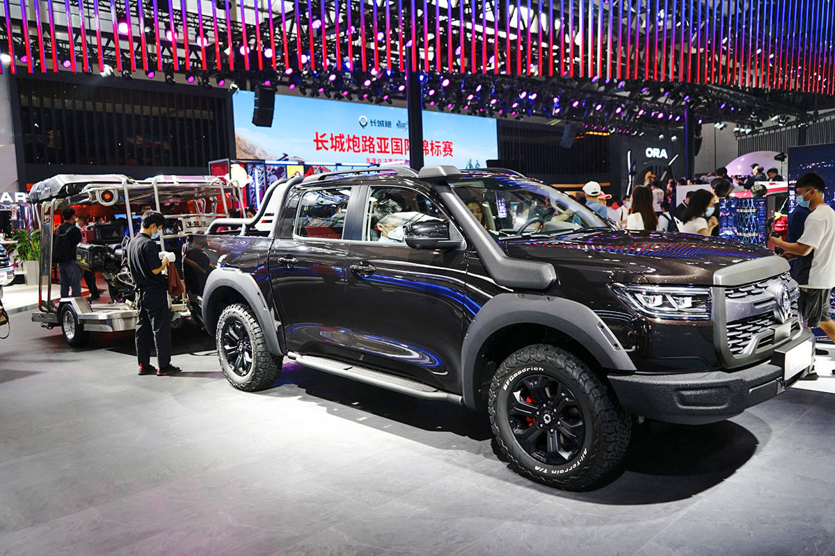 2020广州车展长城炮越野皮卡拖挂版售1708万起