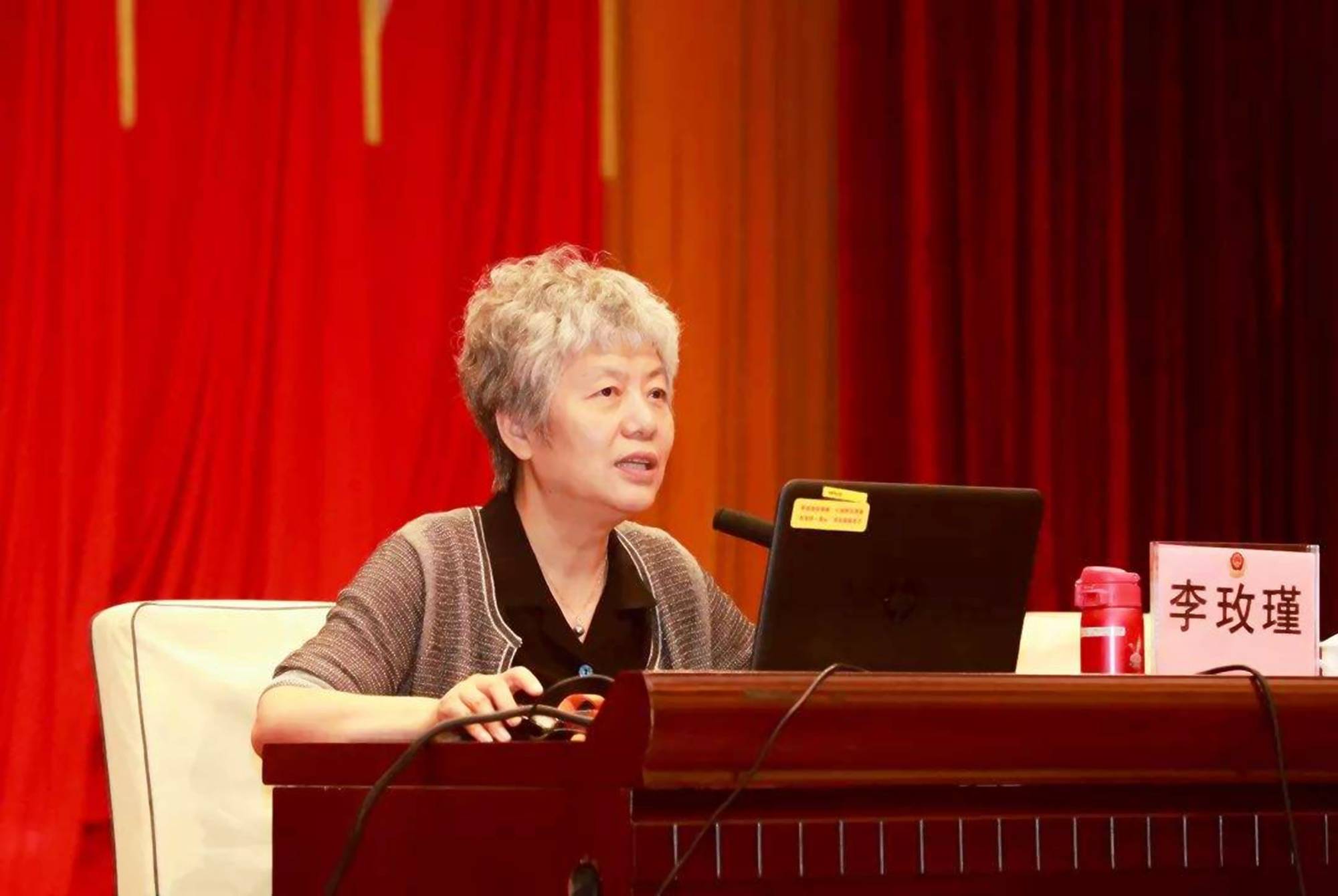 小丹的惨痛经历,正好印证了我国青少年犯罪心理学家,青少年教育专家