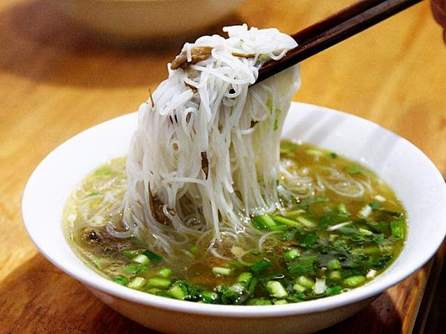 绵阳这家必吃的卤味米粉店,老爸特意去吃,连汤都不剩
