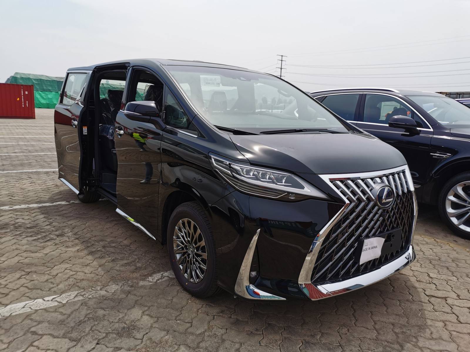 进口雷克萨斯lm300商务保姆车 津港特惠