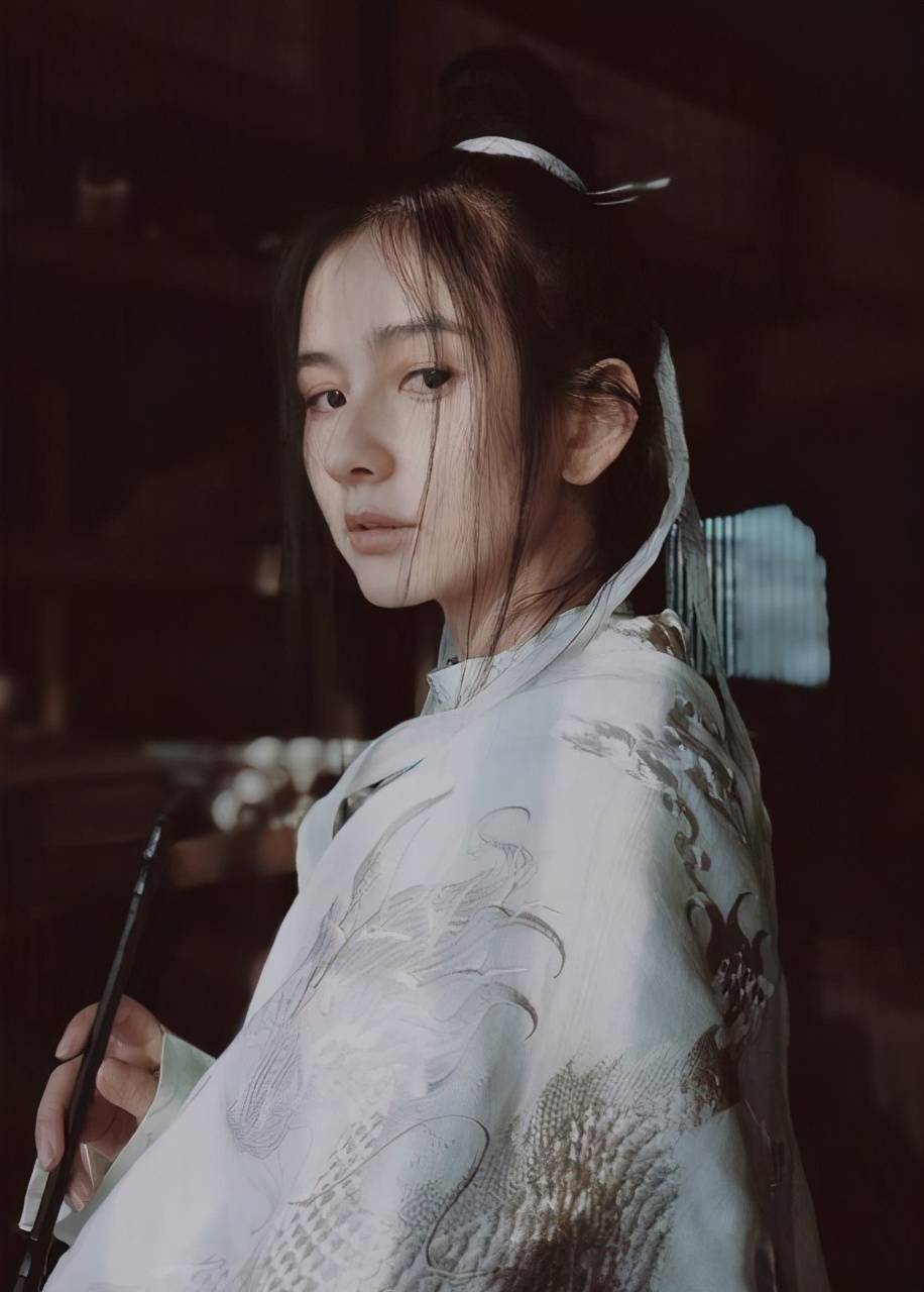 40岁美女漫画家夏达:我愿出走半生,归来仍是少女