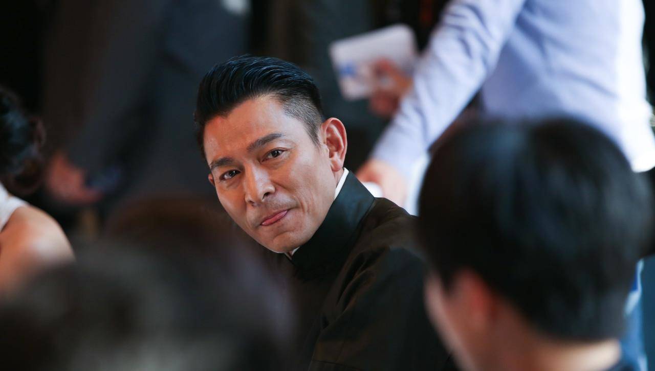 东北"黑帮教父",曾扇脸刘德华,打残副市长儿子,比乔四还猖狂