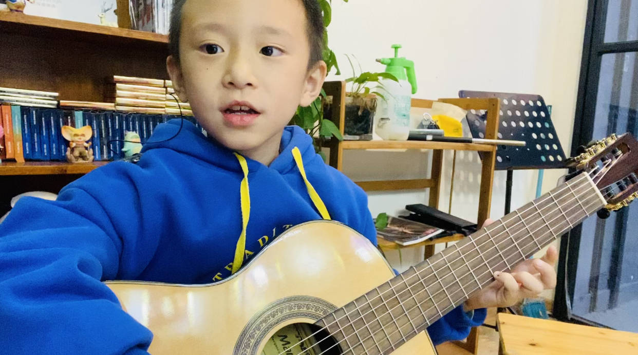 【古典吉他】金华古典吉他教师魏瀚君课堂实拍_手机搜狐网