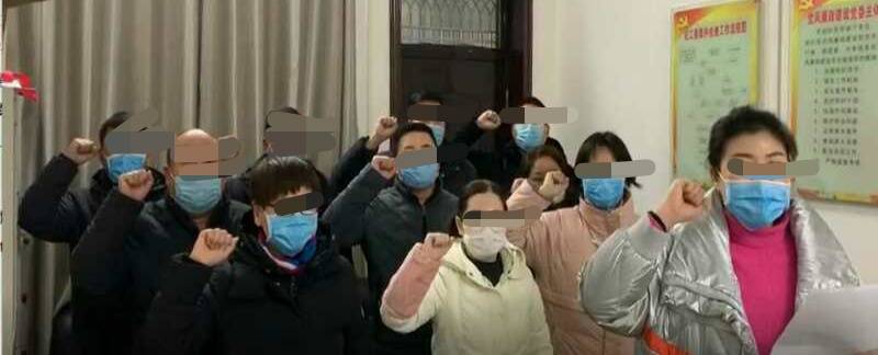 "面对八岁的儿子在电话中的苦苦哀求,原阳县福宁集镇纪委书记邓辉顷刻