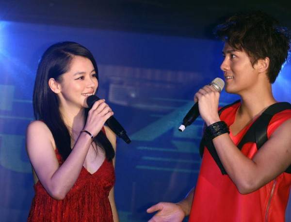 徐若瑄谈过姐弟恋恋过当红明星最终嫁给了富家子弟