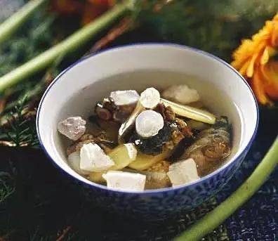 归脾汤《重订严氏济生方)归脾汤中四君,芪归龙眼枣仁,木香远志姜枣