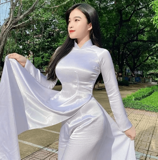 18岁越南辣妹,身材没的说,现在的健身女孩了不得