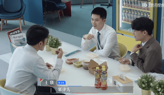 如果王骁能在话题中,带一带刘煜成,别人也不会把你